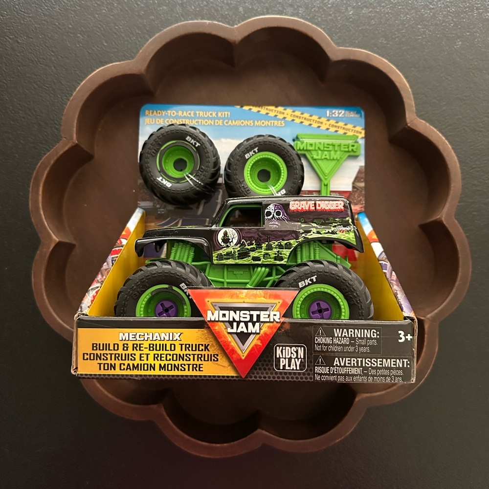 Monster Jam Monster Truck ~ Grave Digger Mechanix Build & Re-Build Truck